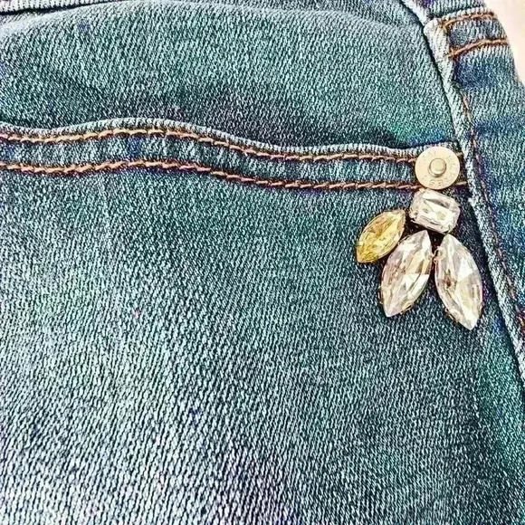 Express High Rise Shortie Jeweled Shorts with Frayed Bottom, Size 2 - Picture 6 of 9